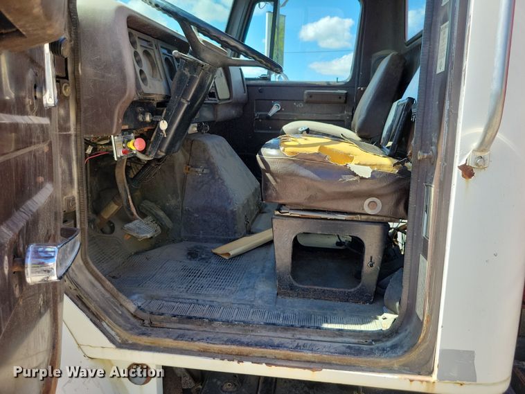 image for item DX7424 1989 International S2100 dump truck