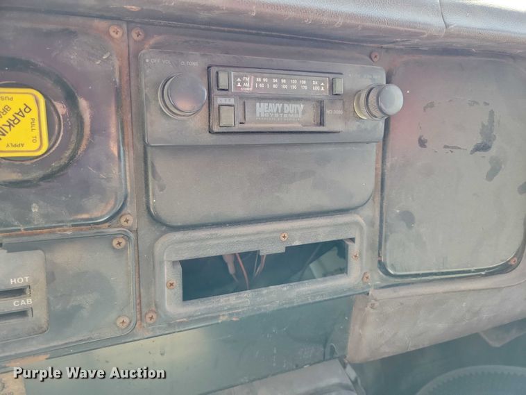 image for item DX7424 1989 International S2100 dump truck