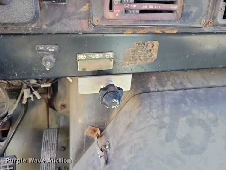 image for item DX7424 1989 International S2100 dump truck