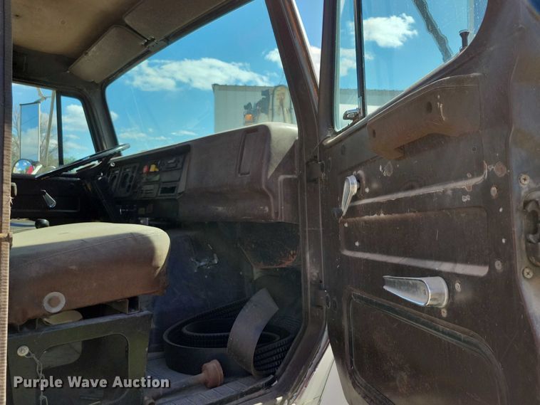 image for item DX7424 1989 International S2100 dump truck