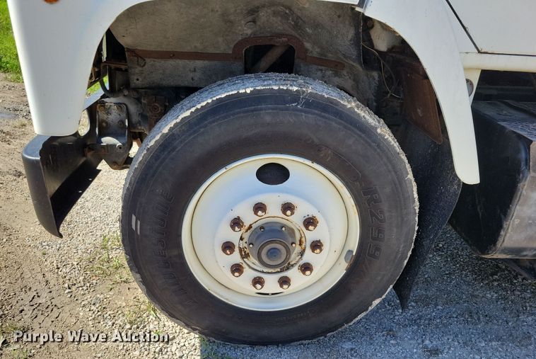 image for item DX7424 1989 International S2100 dump truck