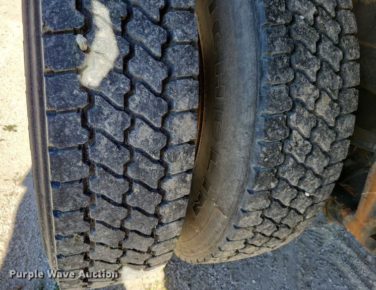 image for item DX7424 1989 International S2100 dump truck