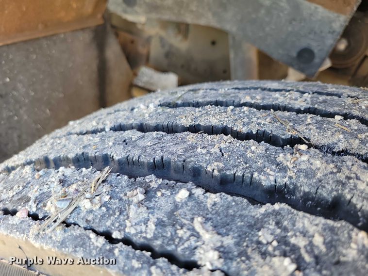 image for item DX7424 1989 International S2100 dump truck