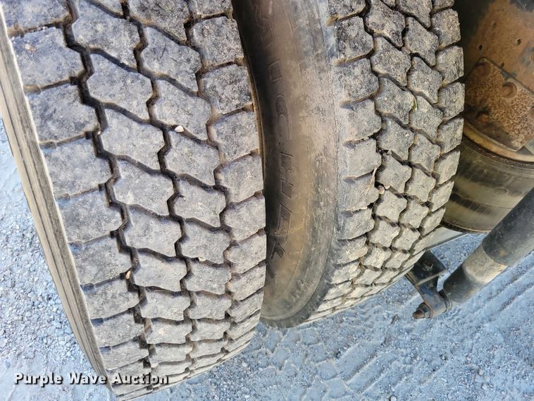 image for item DX7424 1989 International S2100 dump truck