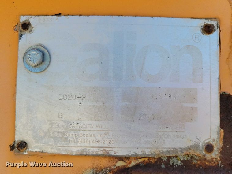 image for item DX7425 1996 International 4900 dump truck