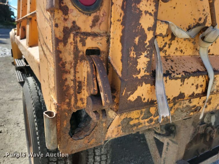 image for item DX7425 1996 International 4900 dump truck