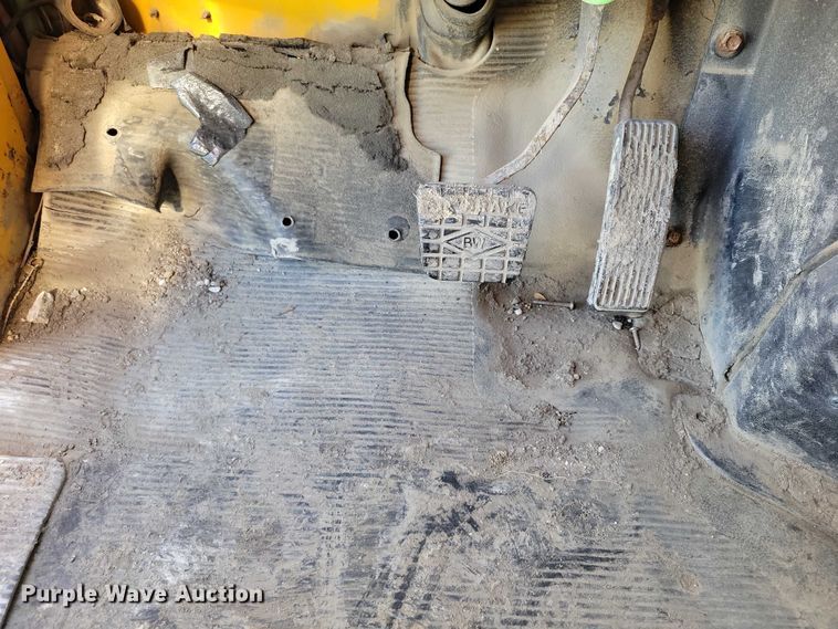 image for item DX7425 1996 International 4900 dump truck