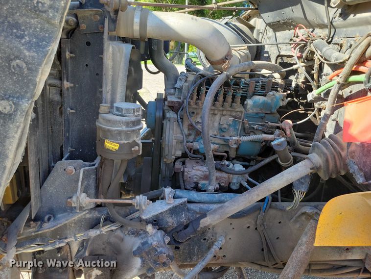 image for item DX7425 1996 International 4900 dump truck