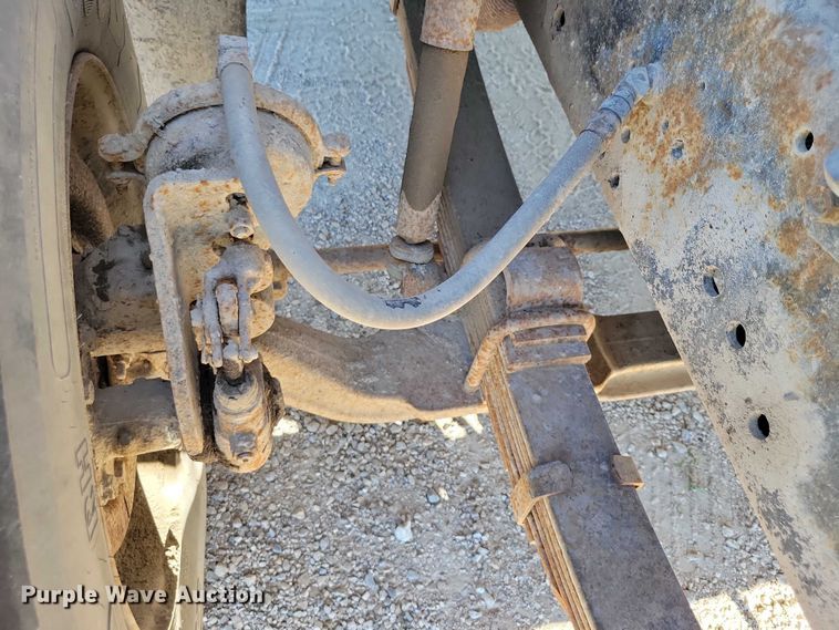 image for item DX7425 1996 International 4900 dump truck