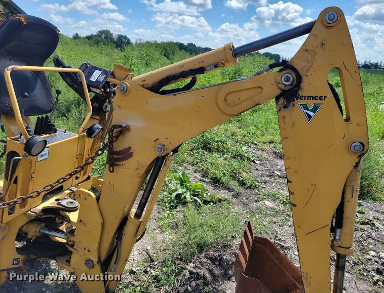 image for item DX7426 Vermeer B750 backhoe attachment