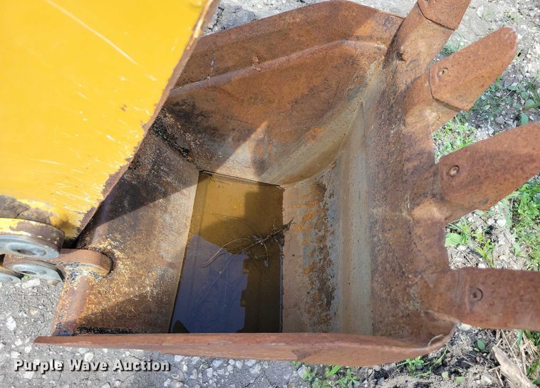 image for item DX7426 Vermeer B750 backhoe attachment