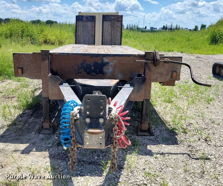 image for item DX7427 2017 B-B Trailers FB8X31TPT equipment trailer