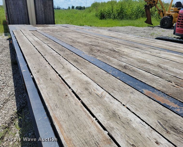 image for item DX7427 2017 B-B Trailers FB8X31TPT equipment trailer