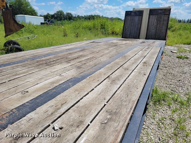 image for item DX7427 2017 B-B Trailers FB8X31TPT equipment trailer