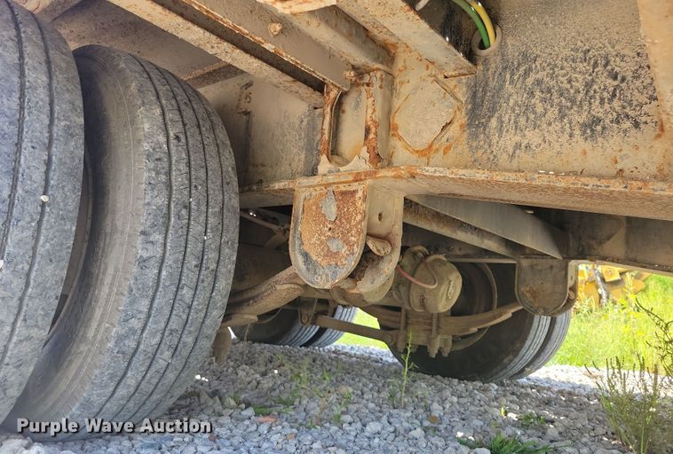 image for item DX7427 2017 B-B Trailers FB8X31TPT equipment trailer