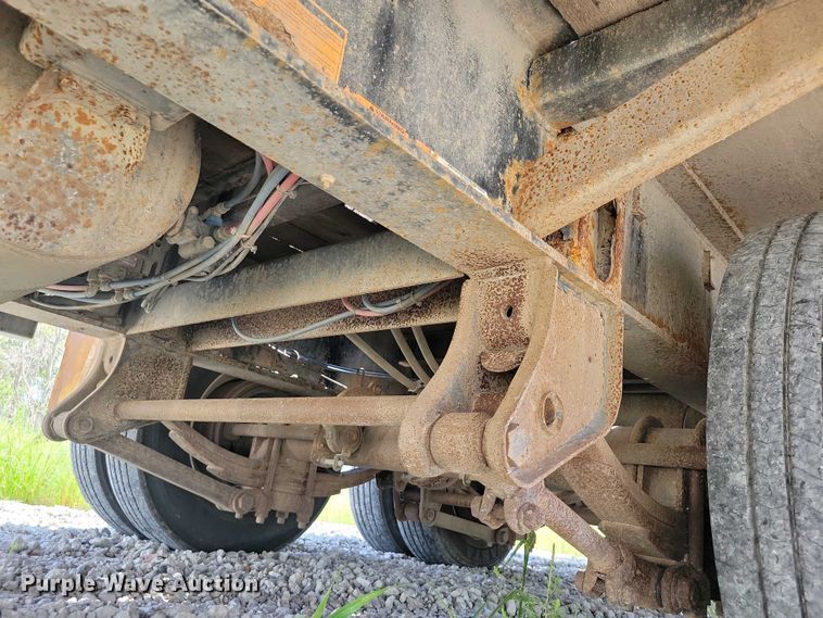 image for item DX7427 2017 B-B Trailers FB8X31TPT equipment trailer