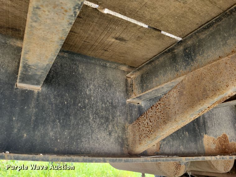 image for item DX7427 2017 B-B Trailers FB8X31TPT equipment trailer