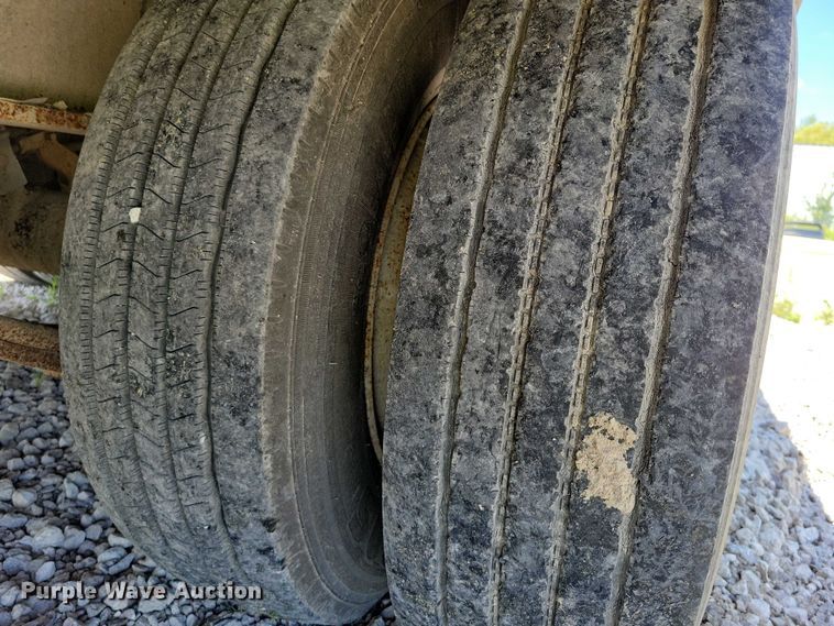 image for item DX7427 2017 B-B Trailers FB8X31TPT equipment trailer