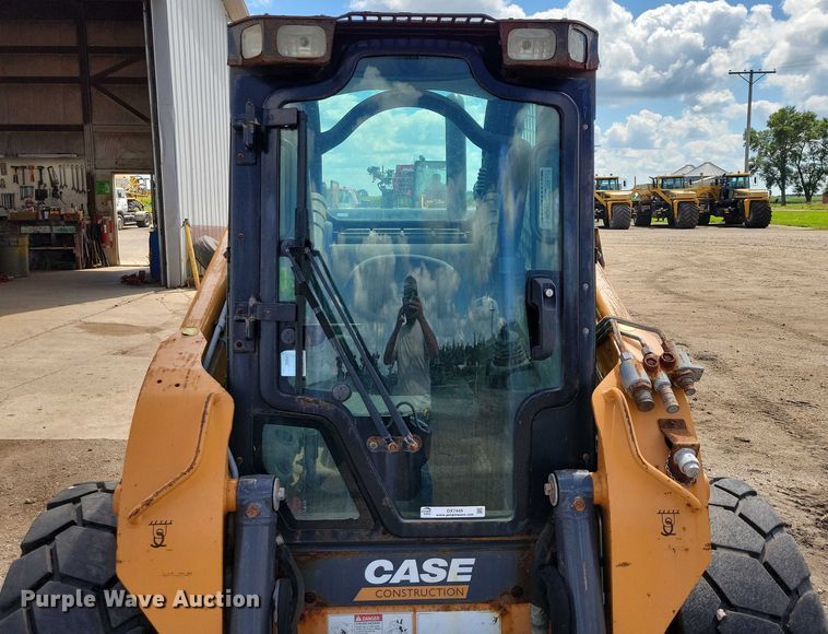 image for item DX7449 2019 Case SV280 skid steer loader
