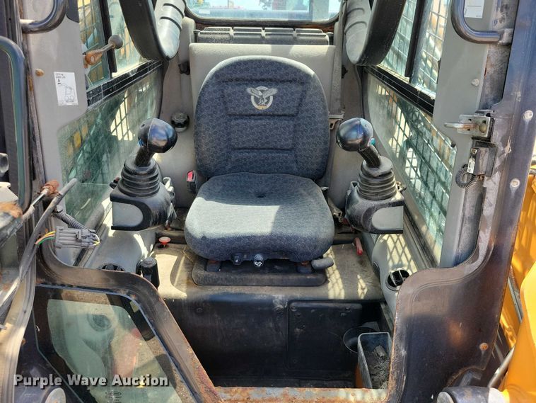 image for item DX7449 2019 Case SV280 skid steer loader