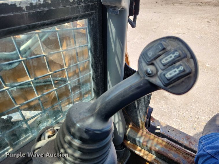 image for item DX7449 2019 Case SV280 skid steer loader