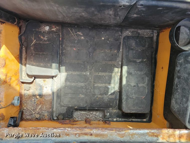 image for item DX7449 2019 Case SV280 skid steer loader