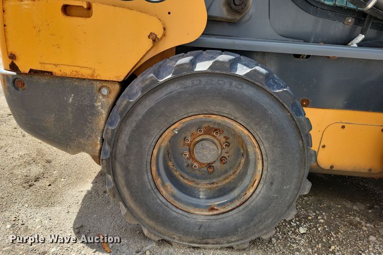 image for item DX7449 2019 Case SV280 skid steer loader