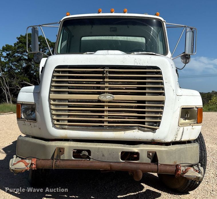 image for item DY0853 1994 Ford LA9000 water truck