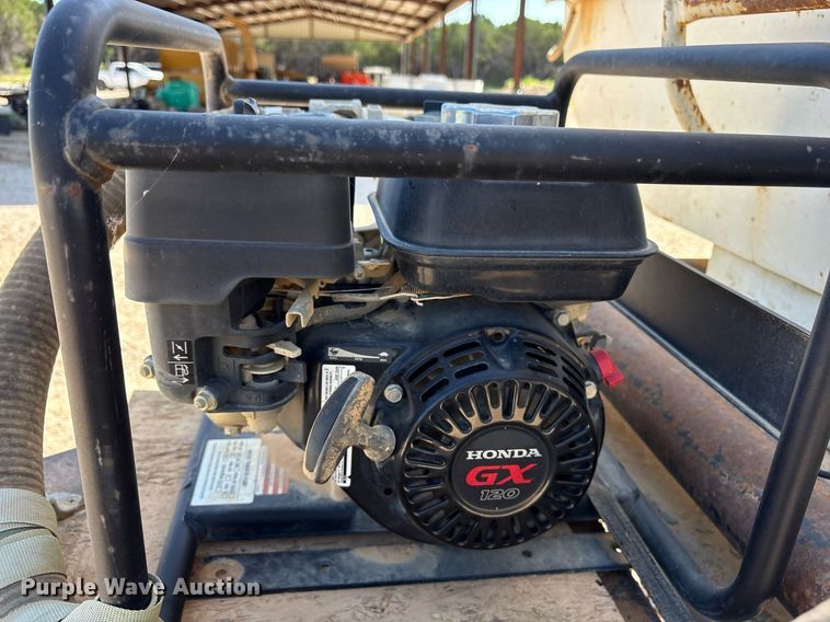 image for item DY0853 1994 Ford LA9000 water truck