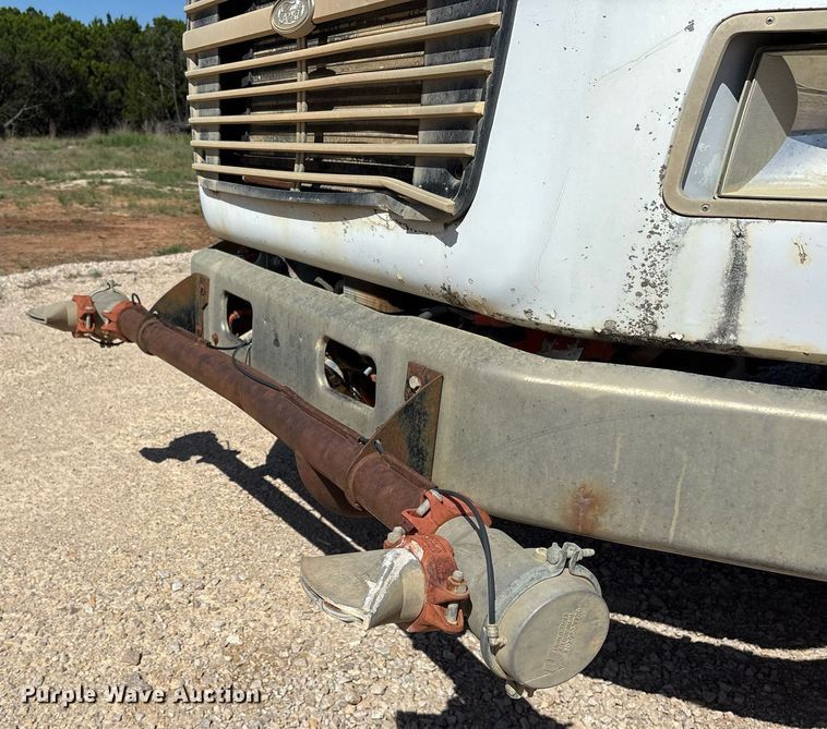 image for item DY0853 1994 Ford LA9000 water truck