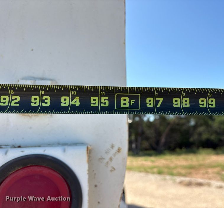 image for item DY0853 1994 Ford LA9000 water truck