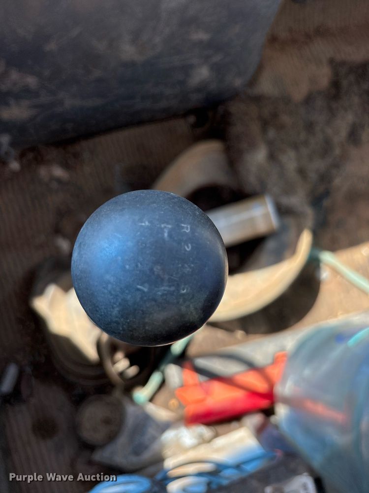 image for item DY0853 1994 Ford LA9000 water truck