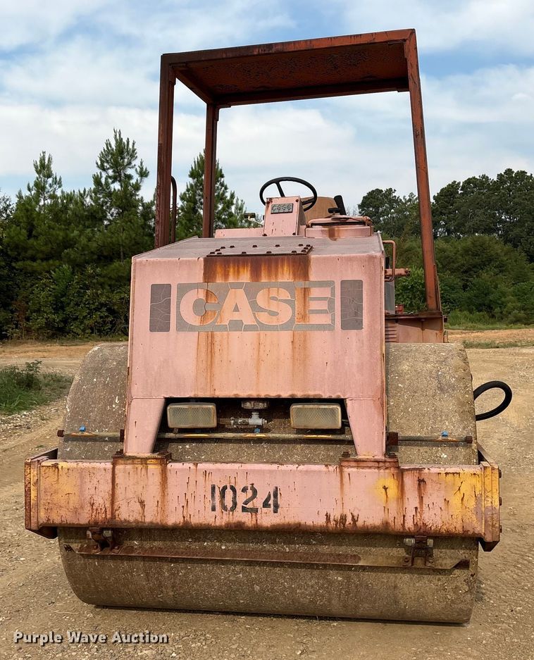 image for item DY0945 1990 Case 752B double drum vibratory roller