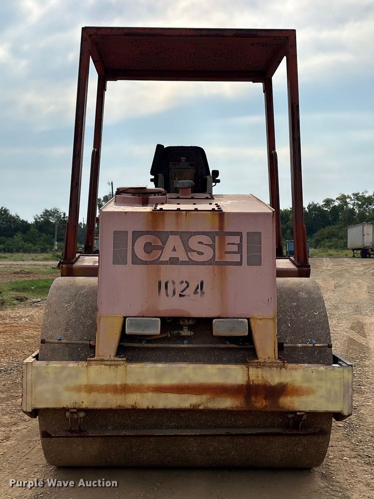 image for item DY0945 1990 Case 752B double drum vibratory roller