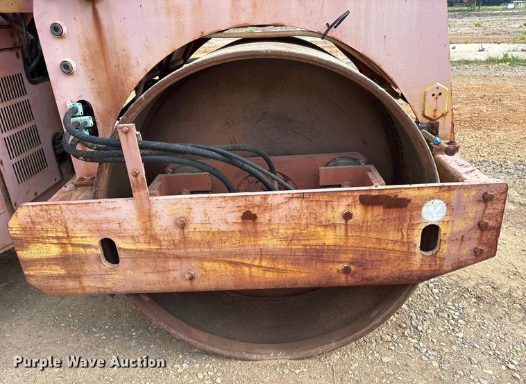 image for item DY0945 1990 Case 752B double drum vibratory roller