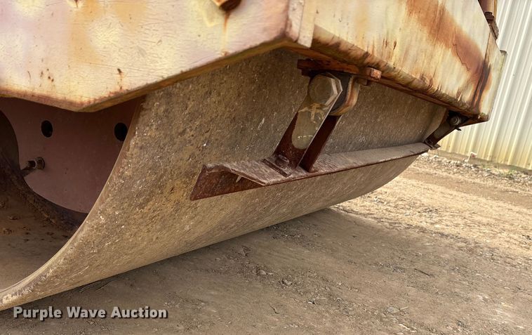 image for item DY0945 1990 Case 752B double drum vibratory roller