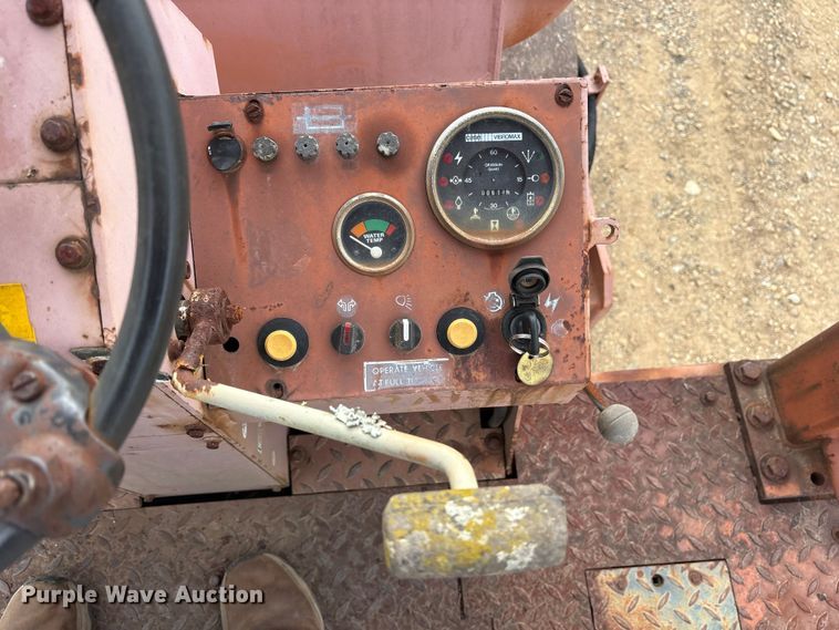 image for item DY0945 1990 Case 752B double drum vibratory roller