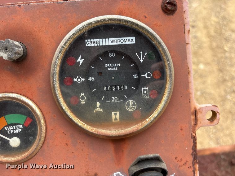 image for item DY0945 1990 Case 752B double drum vibratory roller