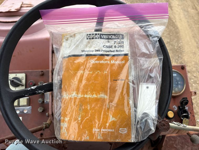 image for item DY0945 1990 Case 752B double drum vibratory roller