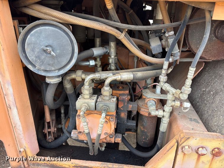 image for item DY0945 1990 Case 752B double drum vibratory roller