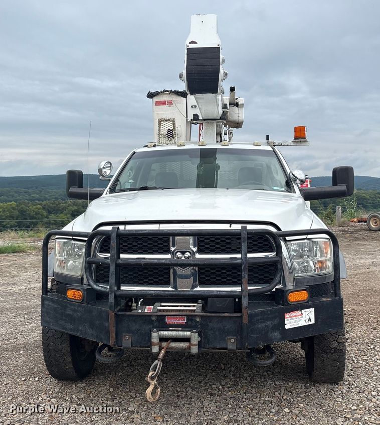 image for item DY0949 2013 Dodge Ram 5500 bucket truck