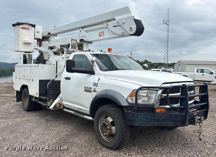 image for item DY0949 2013 Dodge Ram 5500 bucket truck