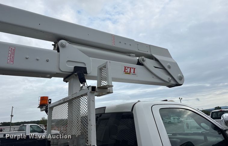 image for item DY0949 2013 Dodge Ram 5500 bucket truck