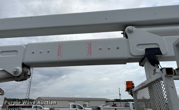 image for item DY0949 2013 Dodge Ram 5500 bucket truck