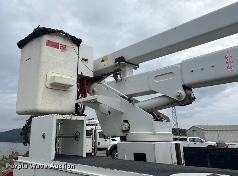 image for item DY0949 2013 Dodge Ram 5500 bucket truck