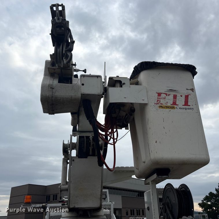 image for item DY0949 2013 Dodge Ram 5500 bucket truck