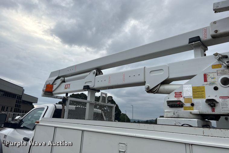 image for item DY0949 2013 Dodge Ram 5500 bucket truck