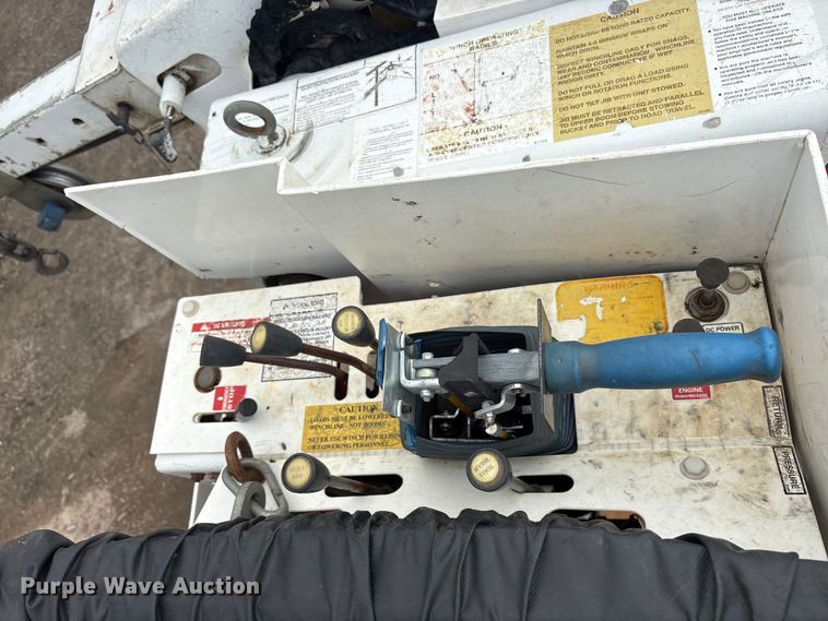 image for item DY0949 2013 Dodge Ram 5500 bucket truck