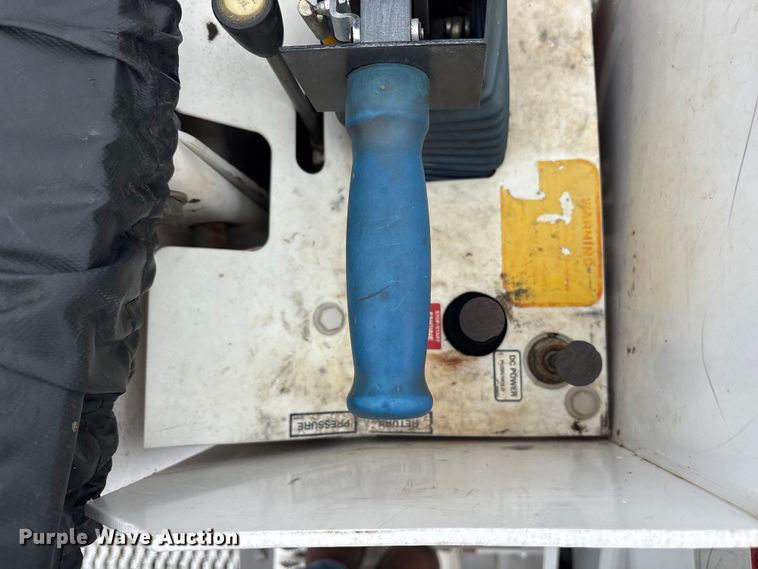 image for item DY0949 2013 Dodge Ram 5500 bucket truck