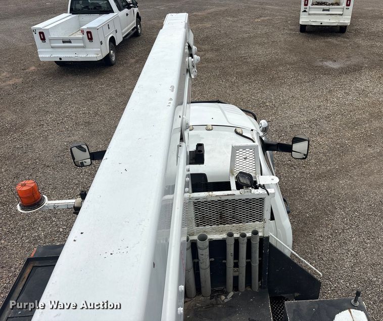 image for item DY0949 2013 Dodge Ram 5500 bucket truck